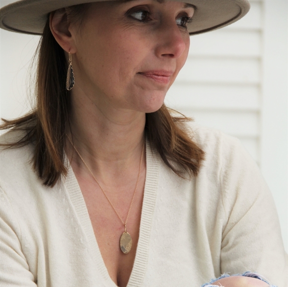 Meet Your Posher, Lisa - Picture 5 of 8